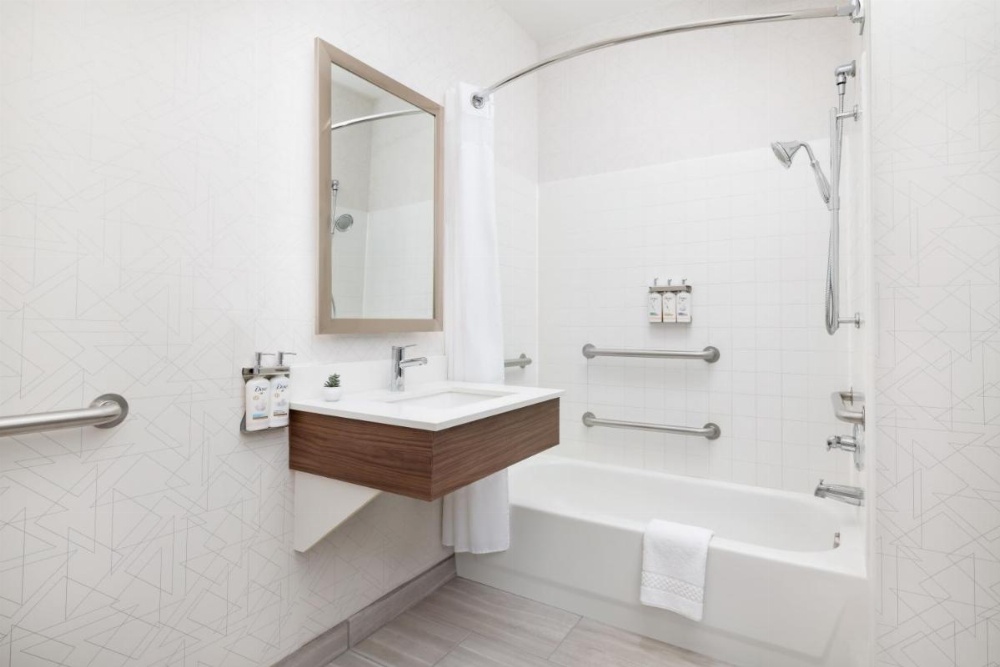 Holiday Inn Express Las Vegas South Image 12