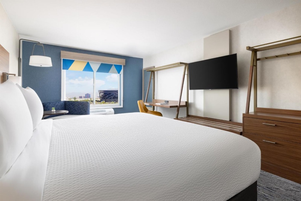 Holiday Inn Express Las Vegas South Main image