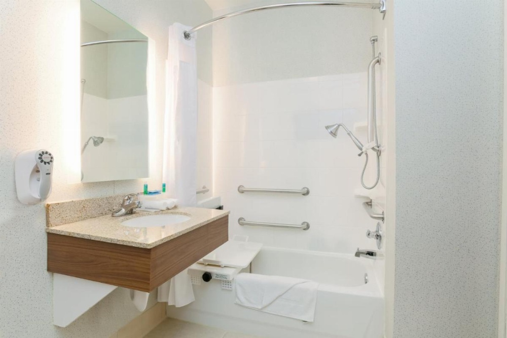 Holiday Inn Express Las Vegas South Image 25