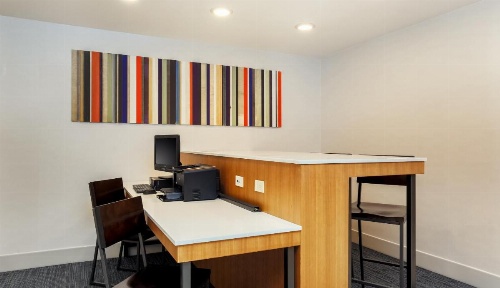 Holiday Inn Express Las Vegas South image 39