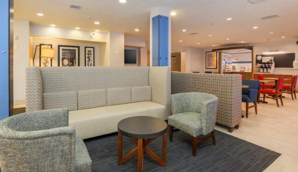 Holiday Inn Express Las Vegas South Image 40
