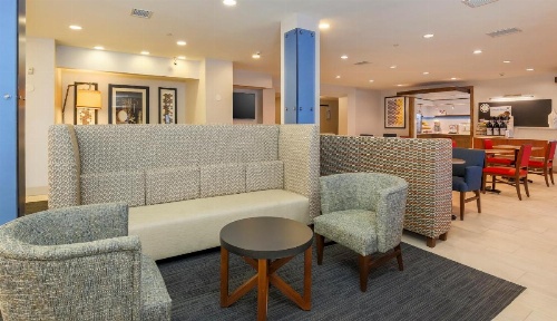 Holiday Inn Express Las Vegas South image 40