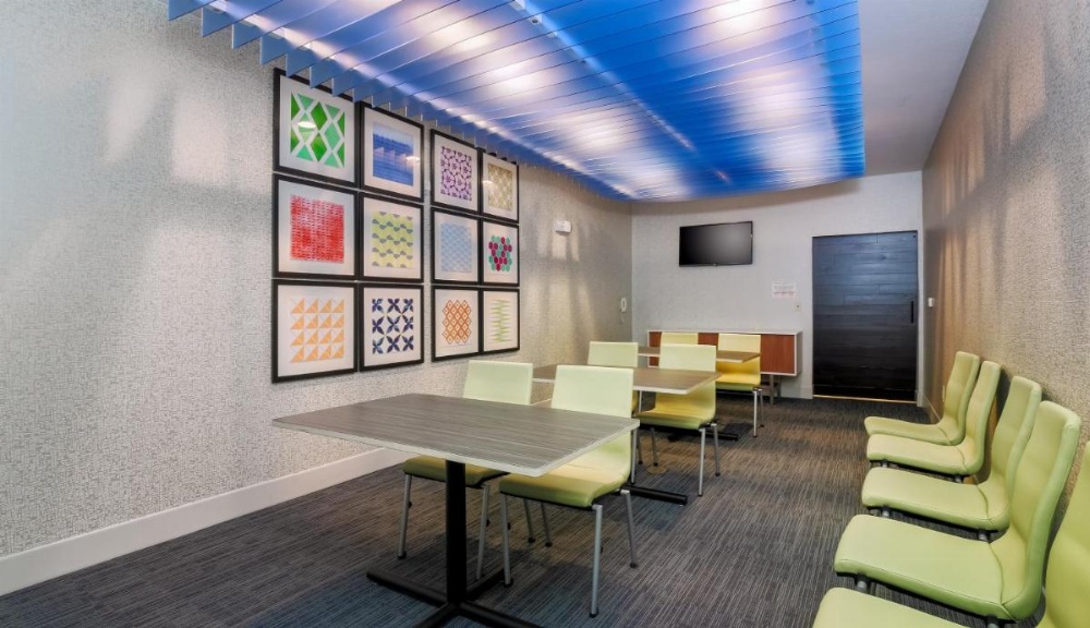 Holiday Inn Express Las Vegas South Image 42
