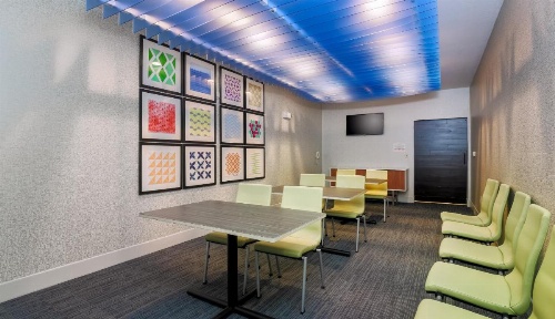 Holiday Inn Express Las Vegas South image 42