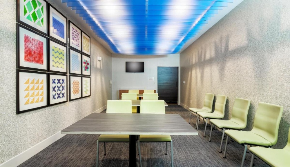 Holiday Inn Express Las Vegas South Image 44
